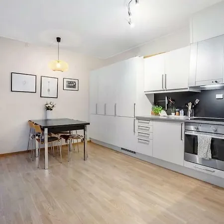 Charming Townhouse In The Heart Of